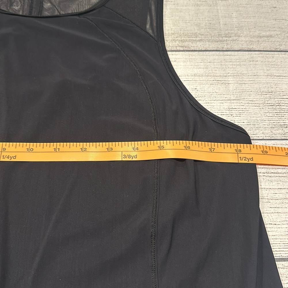 🍋Women’s Lululemon tank with mesh detail PTP approx 18.5” 🍋 - Picture 7 of 14